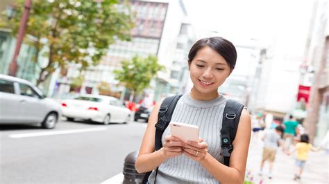 アゴダ 電話 日本：旅行予約の未来と文化の交差点